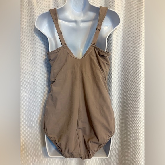 Anita tan shapewear bodysuit size 42D - Picture 2 of 5